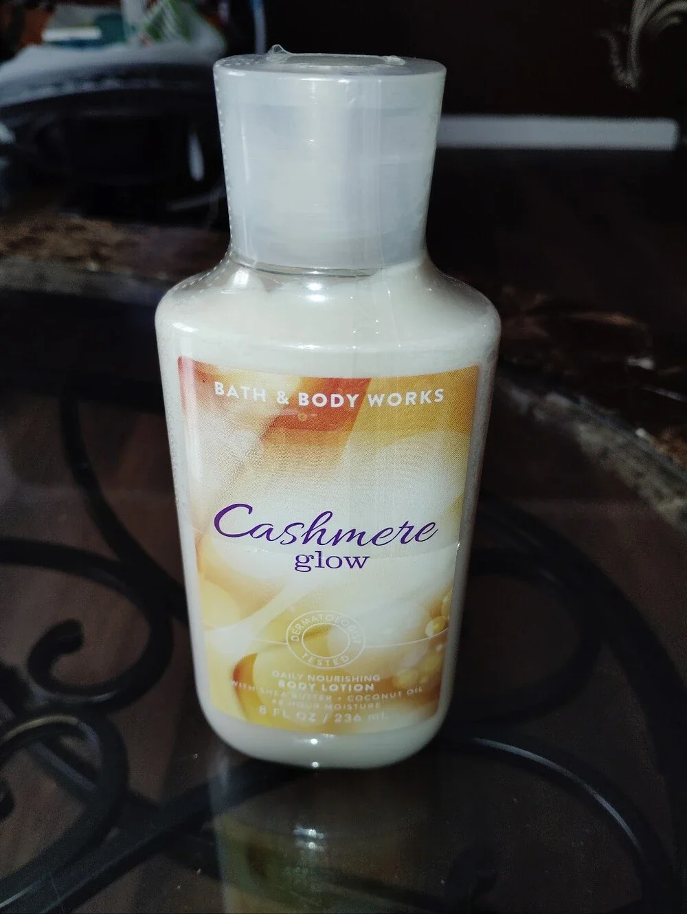 Bath & Body Works Cashmere Glow Body Lotion - Purple & Cream. Sealed